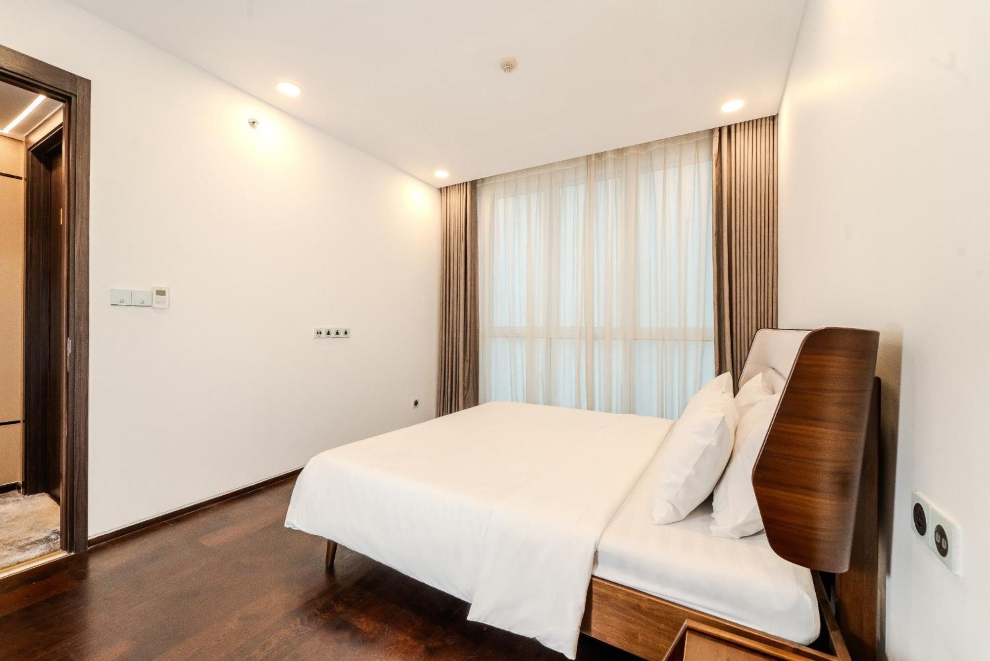 Serenity Saigon Sky - Free One Way Airport Shuttle Villa