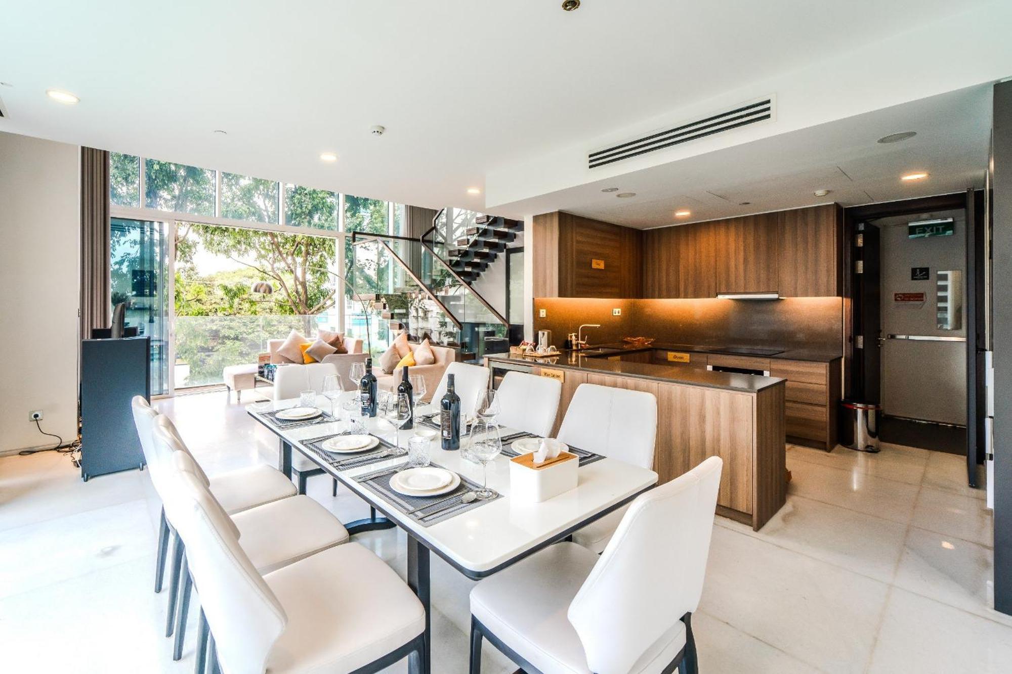 Serenity Saigon Sky - Free One Way Airport Shuttle Villa